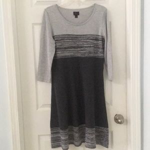 👗#25 Pretty monochromatic gray lsweater dress.